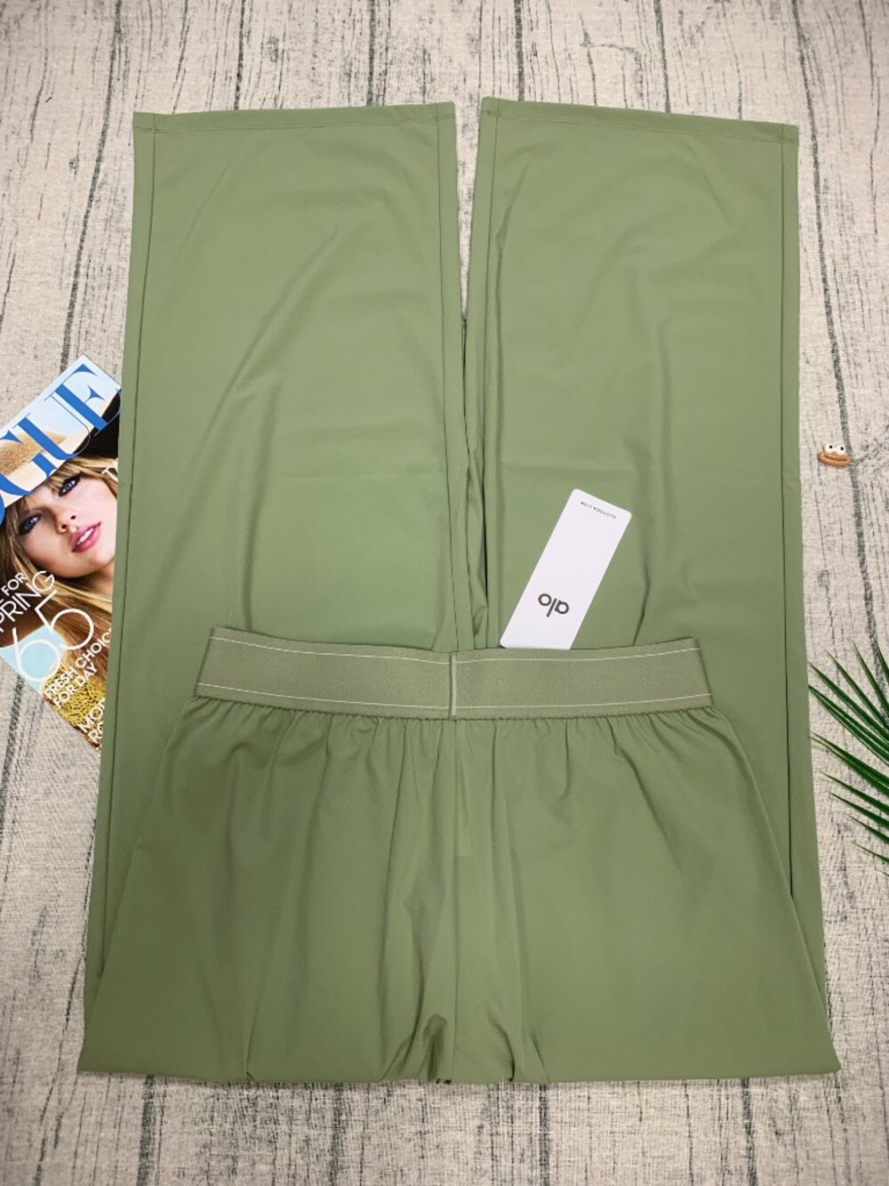 New ALO Yoga Dune Grass Urban Trouser ✨ Suit Up Regular 30" Inseam - Picture 4 of 11